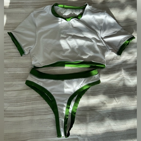 White and green bikini set including short sleeve crop top with bikini bottoms - Picture 7 of 7